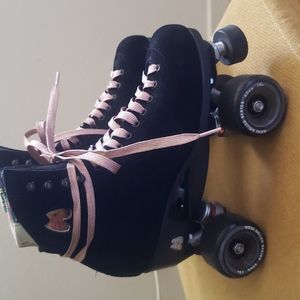 Moxi skates